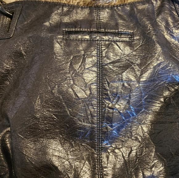 Matt & Nat crinkled vegan leather black shoulder purse - Picture 5 of 6